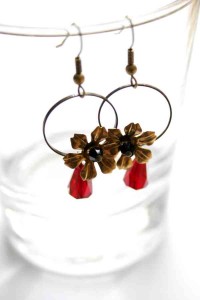 flower and hoop earring in red virágos karika fülbevaló pirossal flower and hoop