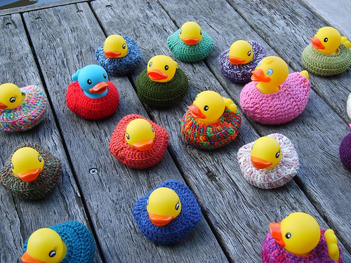 guerilla knitting / gerilla-kötés guerilla knitting / gerilla-kötés