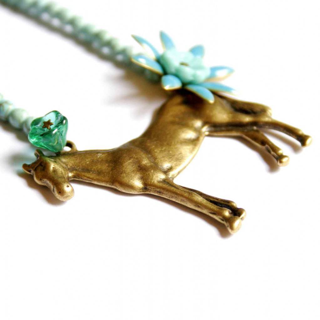lovas nyaklánc / necklace with a horse
