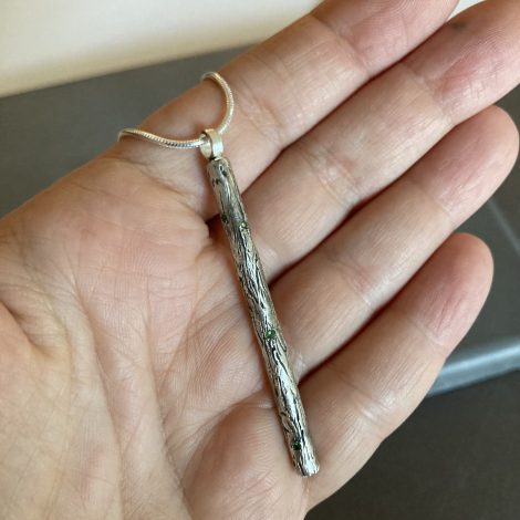 Fatörzs mohával - rusztikus ezüst medál és nyaklánc apró zöld tsavorit kövekkel - design ékszer - MEGRENDELÉSRE - Image 5